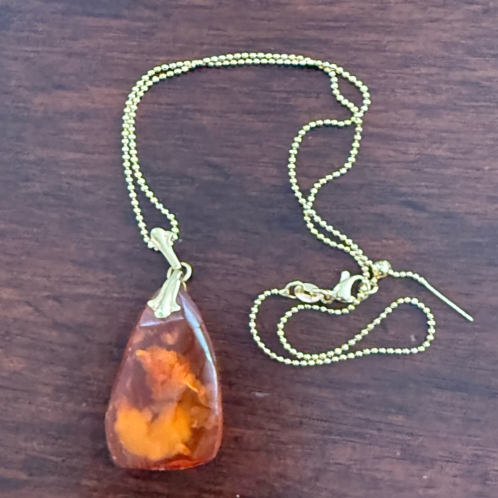Natural Baltic amber pendant 18K gold plated adjustable chain - Picture 6 of 11